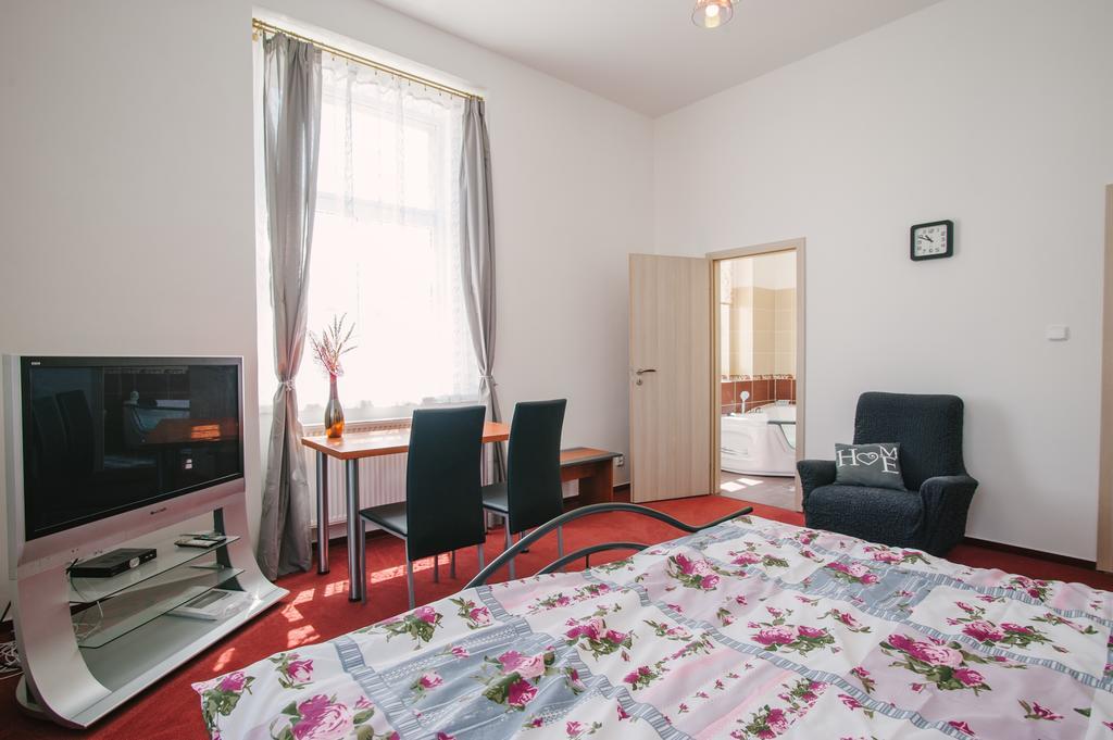 Guest House U Zlateho Jelena Žinkovy Kamer foto