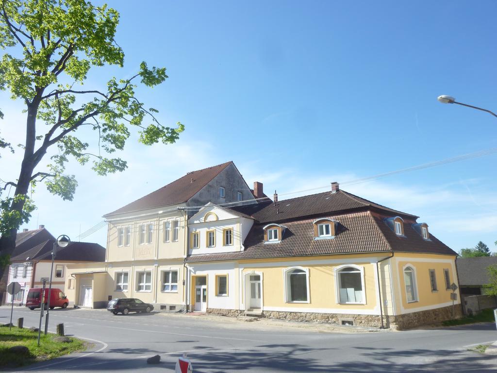 Guest House U Zlateho Jelena Žinkovy Buitenkant foto
