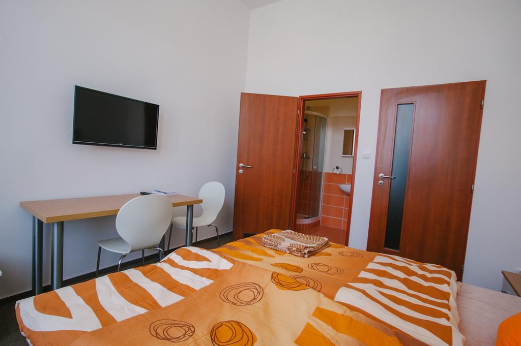 Guest House U Zlateho Jelena Žinkovy Buitenkant foto